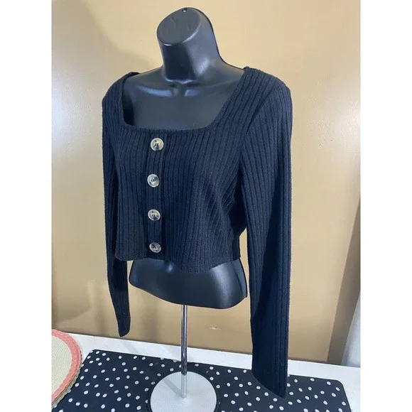 No Comment. Women’s Black  4 Button From Front Long sleeve Crop Top Size L - Picture 6 of 16